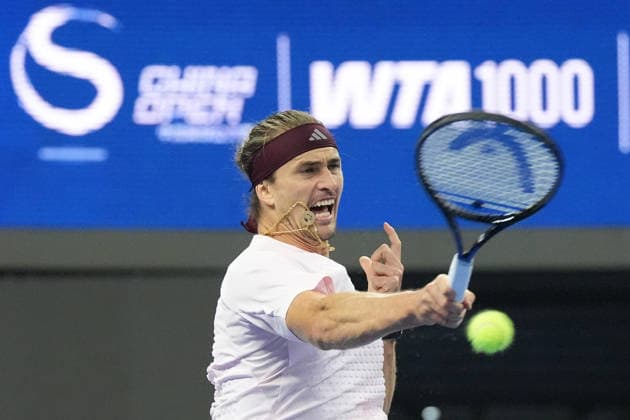 (261004) -- BEIJING, Oct. 4, 2026 -- Alexander Zverev competes during the men s singles quarterfinal match between Alexander Zverev of Germany and Novak Djokovic of Serbia at 2026 China Open tennis tournament in Beijing, China, Oct. 4, 2026. ) (SP)CHINA-BEIJING-TENNIS-CHINA OPEN-MEN S SINGLES(CN) JuxHuanzong 