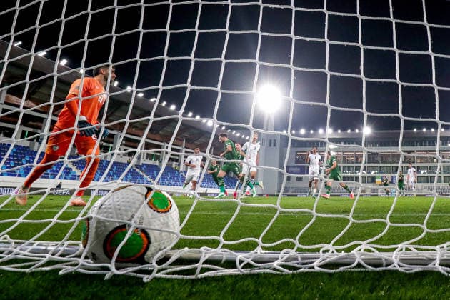 UEFA Nations League Group Stage, TSC Arena, BaÄ?ka Topola, Serbia 4 10 2026 Republic of Ireland vs Israel Israel s goalkeeper Assaf Tzur dejected after Ireland s Troy Parrott scores his sides first goal of the match from a penalty Assaf Tzur dejected after Ireland s Troy Parrott scores his sides first goal of the match from a penalty 4 10 2026  Copyright: xx AA9I1680