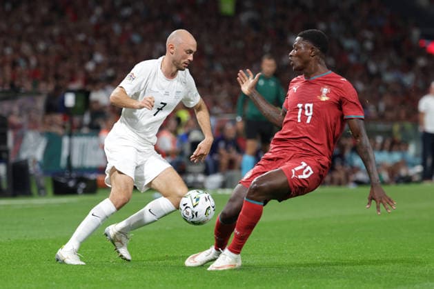 2026.10.04 xfsx Football UEFA Nations League Qualification League phase Portugal vs Norway v.l. Fredrik Aursnes (Norway, 7) , Nuno Mendes (Portugal ,19) Copyright: HMBxMedia FernandoxSoares