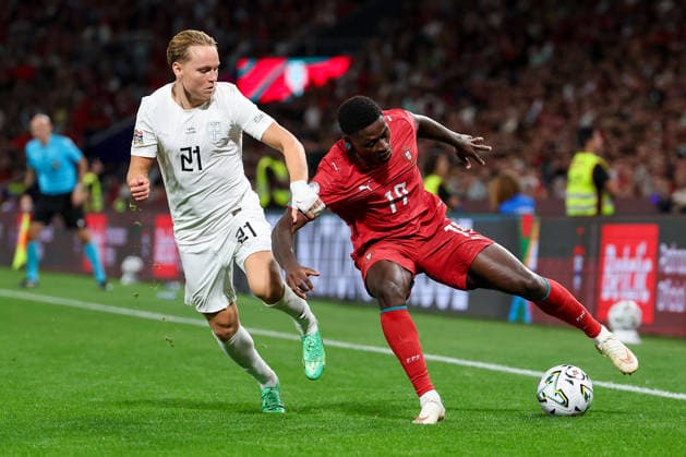 Porto, Portugal - October 04: Andreas Schjelderup (Norway), Nuno Mendes (Portugal) battles for the Ball during the UEFA Nations League 2026 27 League Phase Matchday 4 match between Portugal and Norway at Estadio do Dragao in Porto, Portugal Copyright: HMBxMedia JoaquimxFerreira