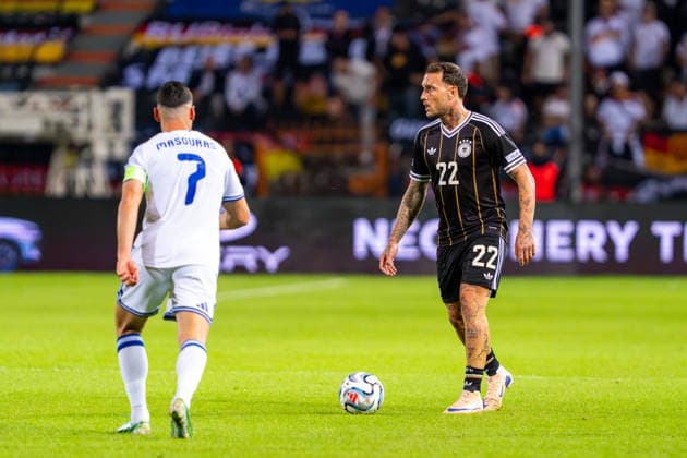 David Raum (Deutschland, Germany, 22) und Georgios Masouras (Griechenland, 07) Griechenland vs. Deutschland, Fussball, UEFA Nations Leauge, 4. Spieltag, Saison 2026 2027, 04.10.2026 Griechenland vs. Deutschland, Fussball, UEFA Nations Leauge, 4. Spieltag, Saison 2026 2027, 04.10.2026 Thessaloniki Copyright: xEibner-Pressefoto J.xDerondeaux EP_JDU