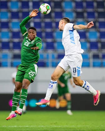 UEFA Nations League Group Stage, TSC Arena, BaÄka Topola, Serbia 4 10 2026 Republic of Ireland vs Israel Ireland s Chiedozie Ogbene with Israel s Nikita Stoinov Chiedozie Ogbene with Nikita Stoinov 4 10 2026  Copyright: xx RB1_3251