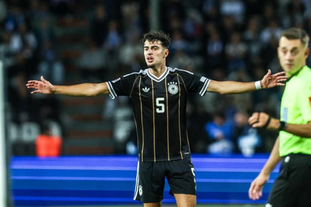Fussball, UEFA Nations League Saison 2026 2027 Gruppe A2 - 4.Spieltag Griechenland - Deutschland 04.10.2026, Toumba Stadium Thessaloniki Aleksandar Pavlovic (Deutschland, 5) Thessaloniki Toumba Stadium Griechenland