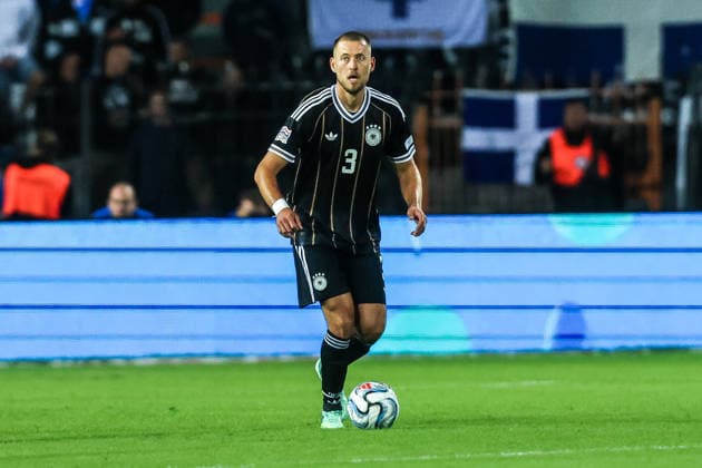 Fussball, UEFA Nations League Saison 2026 2027 Gruppe A2 - 4.Spieltag Griechenland - Deutschland 04.10.2026, Toumba Stadium Thessaloniki Waldemar Anton (Deutschland, 3) Thessaloniki Toumba Stadium Griechenland