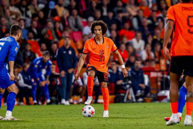 EINDHOVEN - Gjivai Zechiel of the Netherlands controls the ball during the UEFA Nations League match between the Netherlands and Serbia at the Philips Stadium on October 4, 2026, in Eindhoven, the Netherlands. MARCEL TER BALS ANP UEFA Nations League 2026 27 xVIxANPxSportx xMarcelxterxBalsxIVx 571528360 originalFilename: 571528360.jpg