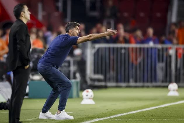 EINDHOVEN - Serbia coach Veljko Paunovic during the UEFA Nations League match between the Netherlands and Serbia at the Philips Stadium on October 4, 2026 in Eindhoven, the Netherlands. KOEN VAN WEEL ANP xVIxANPxSportx xxANPxIVx 571528738 originalFilename: 571528738.jpg