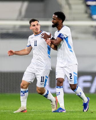 UEFA Nations League Group Stage, TSC Arena, BaÄka Topola, Serbia 4 10 2026 Republic of Ireland vs Israel Israel s Oscar Gloukh is held back by Eli Dasa after the match Oscar Gloukh is held back by Eli Dasa after the match 4 10 2026  Copyright: xx RB1_4446