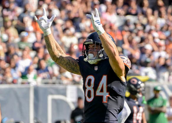 Chicago Bears tight end Colston Loveland (84) celebrates a first down in the fourth quarter against the New York Jets at Soldier Field in Chicago on Sunday, October 4, 2026. Bears defeated the Jets 23-12.  CHI20261004126 MARKxBLACK