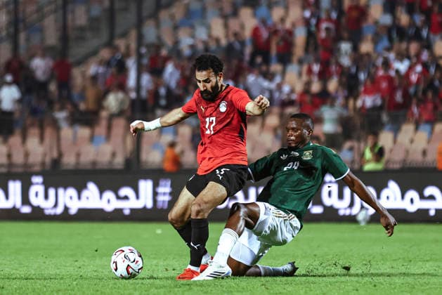 Cairo Egypt South Africa Match Egyptian midfielder Mohanad Lasheen evades a sliding tackle from a South African defender at Cairo International Stadium in Cairo, Egypt on October 4, 2026. The International Friendly, Länderspiel, Nationalmannschaft match serves as preparation for both national teams ahead of upcoming regional and continental football competitions. Cairo Cairo Egypt Copyright: xMostafaxElxShahatx