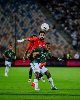 Cairo Egypt South Africa Match Egyptian forward Mohanad Lasheen challenges a South African defender for a ball during a match at Cairo International Stadium in Cairo, Egypt on October 4, 2026. The International Friendly, Länderspiel, Nationalmannschaft match serves as preparation for both national teams ahead of upcoming regional and continental football competitions. Cairo Cairo Egypt Copyright: xRahmaxAbdelazizx
