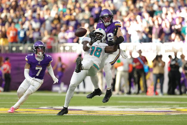 MINNEAPOLIS, MN - OCTOBER 04: Minnesota Vikings safety Harrison Smith (22) breaks up a pass intended for Miami Dolphins wide receiver Chris Bell (18) during the second half of the NFL, American Football Herren, USA game between the Miami Dolphins and the Minnesota Vikings on October 4th, 2026, at U.S. Bank Stadium in Minneapolis, MN. (Photo by Bailey Hillesheim Icon Sportswire) NFL: OCT 04 Dolphins at Vikings EDITORIAL USE ONLY Icon20261004045