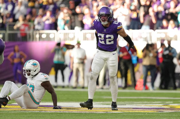 MINNEAPOLIS, MN - OCTOBER 04: Minnesota Vikings safety Harrison Smith (22) celebrates a pass break up during the second half of the NFL, American Football Herren, USA game between the Miami Dolphins and the Minnesota Vikings on October 4th, 2026, at U.S. Bank Stadium in Minneapolis, MN. (Photo by Bailey Hillesheim Icon Sportswire) NFL: OCT 04 Dolphins at Vikings EDITORIAL USE ONLY Icon20261004046