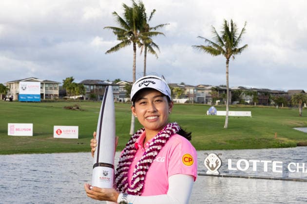October 4, 2026, Honolulu, Hawaii, USA: JEENO THITIKUL, holds the Lotte Championship trophy after winning the 2026 Lotte Championship at Hoakalei Country Club, Ewa Beach, Hawaii, USA. 2026 Lotte Championship Presented By Hoakalei  - ZUMAm310 20261004_zsp_m310_042 Copyright: xElliotxMilesx