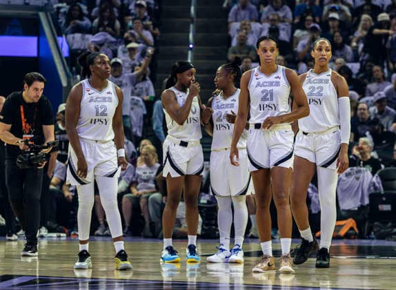 OCT 04 2026 San Francisco, CA U.S.A. Starting 5 for the Las Vegas Aces guard Chelsea Gray (12), guard Jackie Young (0), guard Jewell Loyd (24), forward Brianna Turner (21) and center A ja Wilson (22) walk on the floor before the WNBA, Basketball Damen, USA semifinals playoff game 1 western conference between the Las Vegas Aces and the Golden State Valkyries at the Chase Centers. CSM WNBA Semi Finals Game 1 2026: Las Vegas Vs Golden State OCT 4  - ZUMAc04_ 20261004_zma_c04_341 Copyright: xThurmanxJamesx