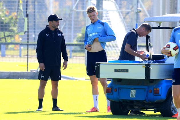 05.10.2026, DEU GER, Fussball , 2.Fussballbundesliga, Saison 2026 2027, Sportforum, Hertha BSC, Training Cheftrainer Stefan Leitl ( Hertha BSC Berlin ), Jan-Luca Schuler ( Hertha BSC Berlin 18 ) 2. Liga: DFB DFL regulations prohibit any use of photographs as image sequences and or quasi-video) nordphoto GmbH Engler Berlin Sportforum Berlin Deutschland Copyright: xNordphotox xEnglerx