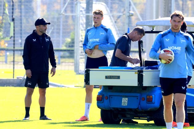 05.10.2026, DEU GER, Fussball , 2.Fussballbundesliga, Saison 2026 2027, Sportforum, Hertha BSC, Training Cheftrainer Stefan Leitl ( Hertha BSC Berlin ), Jan-Luca Schuler ( Hertha BSC Berlin 18 ) 2. Liga: DFB DFL regulations prohibit any use of photographs as image sequences and or quasi-video) nordphoto GmbH Engler Berlin Sportforum Berlin Deutschland Copyright: xNordphotox xEnglerx