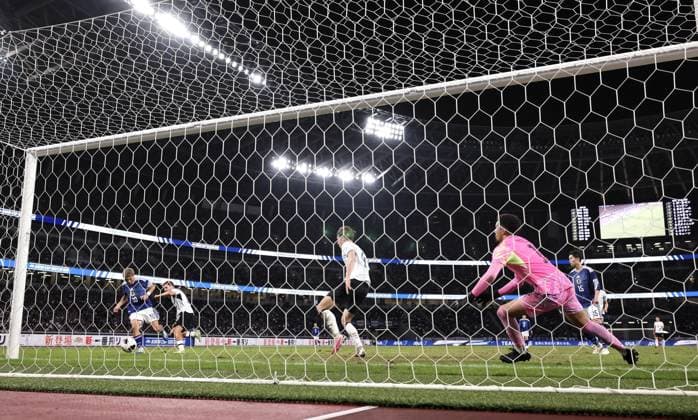 Football: Kirin Cup Japan s Ritsu Doan (far L) scores in the second half of the Kirin Cup football final against New Zealand at MUFG Stadium in Tokyo on Oct. 5, 2026.  A14AA0005630207P