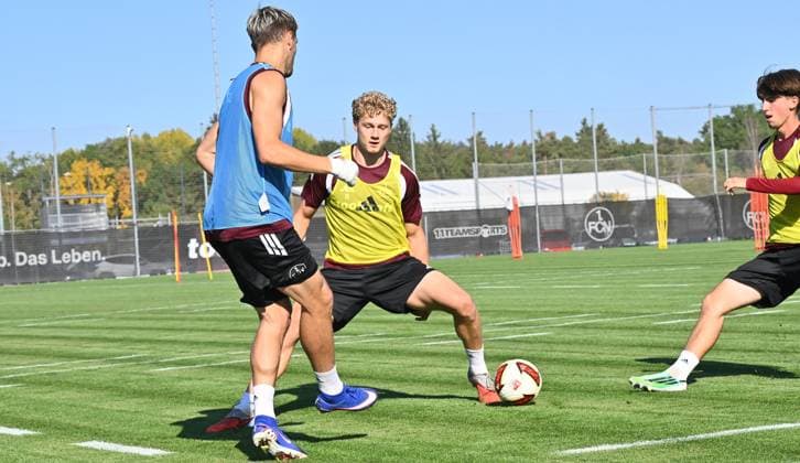 05.10.2026 - Fussball - 2. Fussball - Bundesliga - Saison 2026 2027 - 1. FC Nürnberg Nuernberg FCN ( Club ) - Training - Sportfoto Zink DoGe - xdoxgex - Sigurd Haugen ( 9, 1. FC Nürnberg FCN ) Piet Scobel (19, 1. FC Nürnberg FCN )