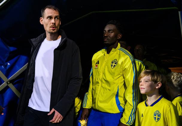 261005 head coach Daniel Bäckström and Peter Amoran of Sweden ahead of the UEFA Under 21 Championship Qualifier football match between Sweden and North Macedonia on October 5, 2026 in Falkenberg. Photo: Carl Sandin BILDBYRAN kod CS CS0988 fotboll football soccer fotball U21, U 21 em em uefa under 21 championship European Championship, EM, Europameisterschaft sverige sweden north macedonia bbeng Copyright: CARLxSANDIN BB261005CS008