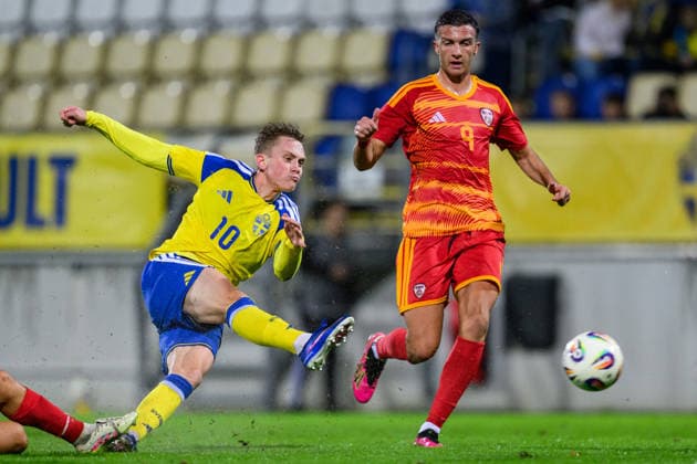 261005 Karl Gunnarsson of Sweden and Behar Feta of North Macedonia during the UEFA Under 21 Championship Qualifier football match between Sweden and North Macedonia on October 5, 2026 in Falkenberg. Photo: Carl Sandin BILDBYRAN kod CS CS0988 fotboll football soccer fotball U21, U 21 em em uefa under 21 championship European Championship, EM, Europameisterschaft sverige sweden north macedonia bbeng Copyright: CARLxSANDIN BB261005CS036