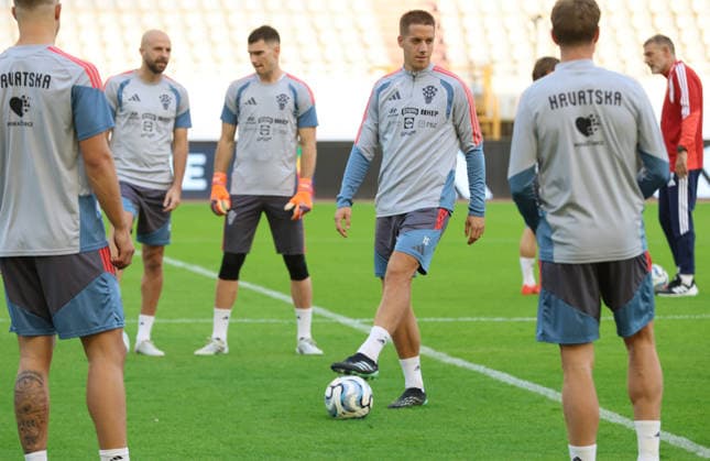 Croatia s national football team holds training session Croatia s Mario Pasalic during a training session of the Croatia National Football Team at Poljud Stadium on October 5, 2026, in Split, Croatia, ahead of the UEFA Nations League match against Spain.  IvoxCagalj PIXSELL