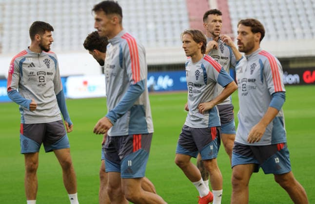 Croatia s national football team holds training session Croatia s Petar Sucic, Luka Modric and Ivan Perisic during a training session of the Croatia National Football Team at Poljud Stadium on October 5, 2026, in Split, Croatia, ahead of the UEFA Nations League match against Spain.  IvoxCagalj PIXSELL
