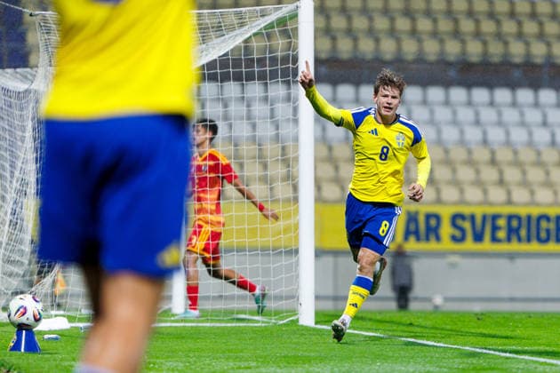 261005 Victor Svensson of Sweden celebrates after scoring 1-0 during the UEFA Under 21 Championship Qualifier football match between Sweden and North Macedonia on October 5, 2026 in Falkenberg. Photo: Krister Andersson BILDBYRAN COP 147 CS0988 fotboll football soccer fotball U21, U 21 em em uefa under 21 championship European Championship, EM, Europameisterschaft sverige sweden north macedonia bbeng jubel Copyright: KRISTERxANDERSSON BB261005KA003
