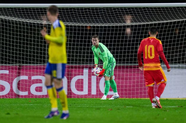 261005 goalkeeper Viktor Andersson of Sweden during the UEFA Under 21 Championship Qualifier football match between Sweden and North Macedonia on October 5, 2026 in Falkenberg. Photo: Carl Sandin BILDBYRAN kod CS CS0988 fotboll football soccer fotball U21, U 21 em em uefa under 21 championship European Championship, EM, Europameisterschaft sverige sweden north macedonia bbeng Copyright: CARLxSANDIN BB261005CS040