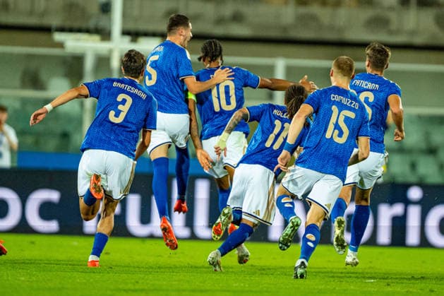 Italy players celebrating after scoring a goal seen during U21, U 21 U 21 U 21 U 21 2027 EURO Qualifying, EM, Europameisterschaft EM, Europameisterschaft EM, Europameisterschaft EM, Europameisterschaft game between national teams of Italy and Poland (Kazimierz Koper Ball Raw Images) Pescara Stadio Adriatico Italy Copyright: xKazimierzxKoperx KAZ_ITAvPOLu21-48
