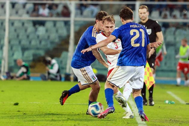 05.10.2026 PESCARA ( ITALY WLOCHY ) PILKA NOZNA ( FOOTBALL ) ELIMINACJE MISTRZOSTW EUROPY U-21 - UEFA EURO, EM, Europameisterschaft,Fussball 2027 ( UEFA EURO UNDER 21 QUALIFICATION ) MECZ (GAME) POLSKA - WÅOCHY ( POLAND - ITALY ) NZ. (C) MICHL GURGUL , (R) NICCOLO PISILLI FOTO JAKUB PIASECKI CYFRASPORT NEWSPIX.PL --- newspix.pl POLAND OUT! 