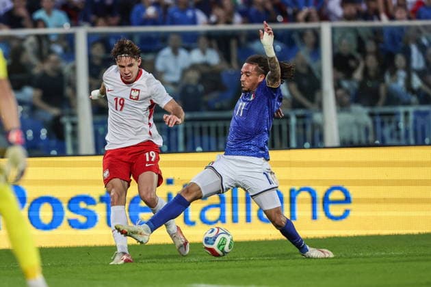 05.10.2026 PESCARA ( ITALY WLOCHY ) PILKA NOZNA ( FOOTBALL ) ELIMINACJE MISTRZOSTW EUROPY U-21 - UEFA EURO, EM, Europameisterschaft,Fussball 2027 ( UEFA EURO UNDER 21 QUALIFICATION ) MECZ (GAME) POLSKA - WÅOCHY ( POLAND - ITALY ) NZ. (L) MARCEL KRAJEWSKI , (R) LUCA KOLEOSHO FOTO JAKUB PIASECKI CYFRASPORT NEWSPIX.PL --- newspix.pl POLAND OUT! 