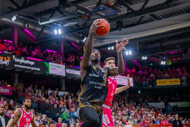 1. Basketball Bundesliga, easyCredit BBL, Saison 2026 2027, Herren, Hauptrunde, 4. Spieltag, 05.10.2026, RASTA Vechta - Basketball Löwen Braunschweig Zaba Bangala ( 0 - Basketball Löwen Braunschweig) beim Korbleger Vechta RASTA Dome Niedersachsen Deutschland