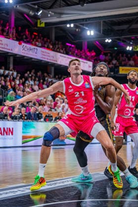 1. Basketball Bundesliga, easyCredit BBL, Saison 2026 2027, Herren, Hauptrunde, 4. Spieltag, 05.10.2026, RASTA Vechta - Basketball Löwen Braunschweig Tibor Pleiß ( 21 - RASTA Vechta) in Aktion Vechta RASTA Dome Niedersachsen Deutschland