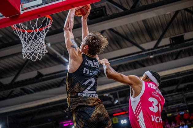 1. Basketball Bundesliga, easyCredit BBL, Saison 2026 2027, Herren, Hauptrunde, 4. Spieltag, 05.10.2026, RASTA Vechta - Basketball Löwen Braunschweig Benjamin Schröder ( 2 - Basketball Löwen Braunschweig) beim Dunk Vechta RASTA Dome Niedersachsen Deutschland