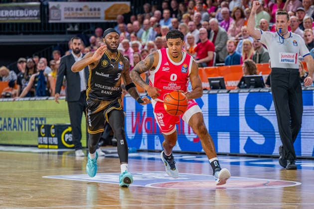 1. Basketball Bundesliga, easyCredit BBL, Saison 2026 2027, Herren, Hauptrunde, 4. Spieltag, 05.10.2026, RASTA Vechta - Basketball Löwen Braunschweig D Mitrik Trice ( 0 - RASTA Vechta) in Aktion Vechta RASTA Dome Niedersachsen Deutschland