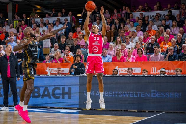 1. Basketball Bundesliga, easyCredit BBL, Saison 2026 2027, Herren, Hauptrunde, 4. Spieltag, 05.10.2026, RASTA Vechta - Basketball Löwen Braunschweig Nelson Weidemann ( 30 - RASTA Vechta) beim Jumpshot Vechta RASTA Dome Niedersachsen Deutschland
