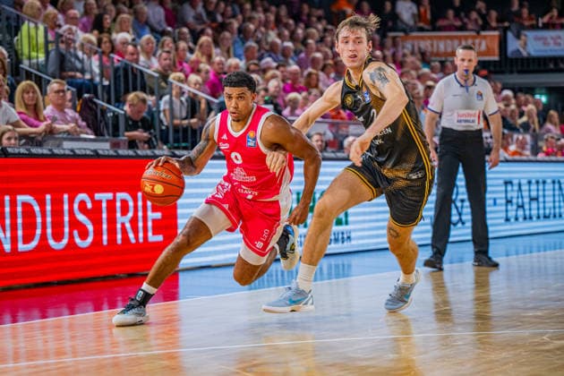 1. Basketball Bundesliga, easyCredit BBL, Saison 2026 2027, Herren, Hauptrunde, 4. Spieltag, 05.10.2026, RASTA Vechta - Basketball Löwen Braunschweig D Mitrik Trice ( 0 - RASTA Vechta) in Aktion Vechta RASTA Dome Niedersachsen Deutschland