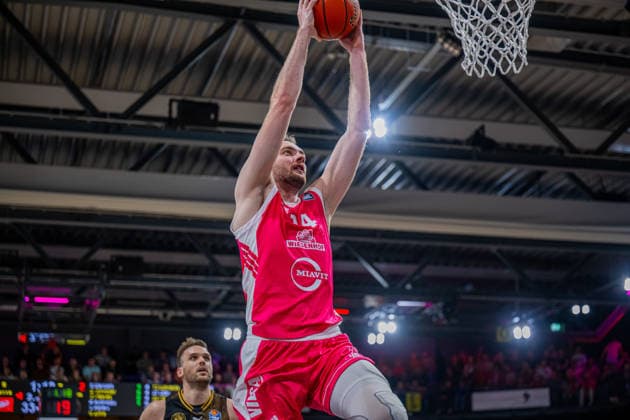 1. Basketball Bundesliga, easyCredit BBL, Saison 2026 2027, Herren, Hauptrunde, 4. Spieltag, 05.10.2026, RASTA Vechta - Basketball Löwen Braunschweig Philipp Herkenhoff ( 14 - RASTA Vechta) beim Dunk Vechta RASTA Dome Niedersachsen Deutschland