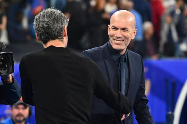 France v Belgium - UEFA Nations League 2026 PARIS, FRANCE - OCTOBER 05 : Van Bommel Mark head coach of Belgium and Zidane Zinedine head coach of France during the UEFA Nations League tournament league phase matchday 4 group A1 match between France and Belgium on October 5, 2026 in Paris, France, 05 10 2026 Paris France  Copyright: xVincentxKalutx