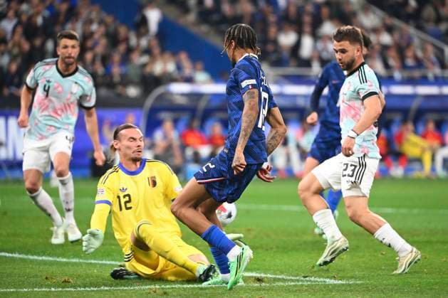France v Belgium - UEFA Nations League 2026 PARIS, FRANCE - OCTOBER 05 : Vandevoordt Maarten goalkeeper of Belgium, Barcola Bradley forward of France during the UEFA Nations League tournament league phase matchday 4 group A1 match between France and Belgium on October 5, 2026 in Paris, France, 05 10 2026 Paris France  Copyright: xVincentxKalutx