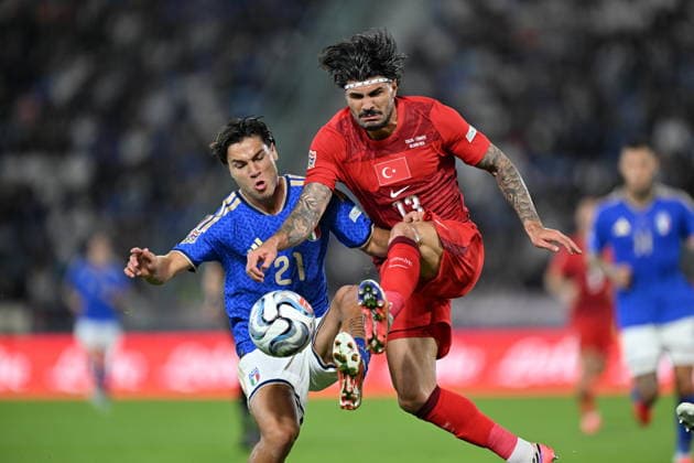 Italy v Turkiye - UEFA Nations League BOLOGNA, ITALY - OCTOBER 5: Antonio Vergara (21) of Italy and Eren Elmali (13) of Turkiye compete during the UEFA Nations League Group A1 match between Italy and Turkiye at Stadio Renato Dall Ara in Bologna, Italy on October 5, 2026. Mustafa Yalcin Anadolu Bologna Italy. Editorial use only. Please get in touch for any other usage.  Copyright: x2026xAnadoluxMustafaxYalcinx