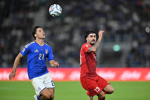 Italy v Turkiye - UEFA Nations League BOLOGNA, ITALY - OCTOBER 5: Antonio Vergara (21) of Italy and Eren Elmali (13) of Turkiye compete during the UEFA Nations League Group A1 match between Italy and Turkiye at Stadio Renato Dall Ara in Bologna, Italy on October 5, 2026. Mustafa Yalcin Anadolu Bologna Italy. Editorial use only. Please get in touch for any other usage.  Copyright: x2026xAnadoluxMustafaxYalcinx