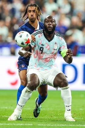 France s Leny Yoro and Belgium s Romelu Lukaku fight for the ball during a soccer game between France and Belgian national team, Nationalteam Red Devils, on Monday 5 October 2026 in Saint-Denis, France, the fourth (of 6) game of the UEFA Nations League group stage. BRUNOxFAHY  x188823038x