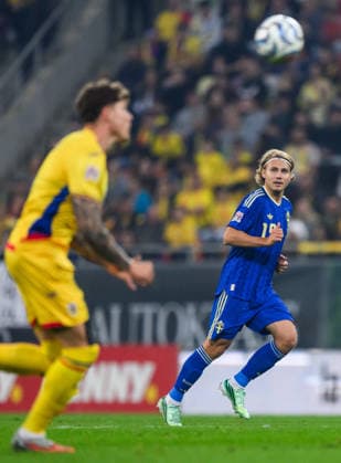 261005 Sebastian Nanasi of Sweden during the Nations League football match between Romania and Sweden on October 5, 2026 in Bucharest. Photo: Ludvig Thunman BILDBYRAN kod LT LT0828 fotboll football soccer fotball nations league uefa nations league rumänien romania sverige sweden sverige a bbeng Copyright: LUDVIGxTHUNMAN BB261005LT064