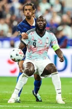 France s Leny Yoro and Belgium s Romelu Lukaku fight for the ball during a soccer game between France and Belgian national team, Nationalteam Red Devils, on Monday 5 October 2026 in Saint-Denis, France, the fourth (of 6) game of the UEFA Nations League group stage. BRUNOxFAHY  x188823042x