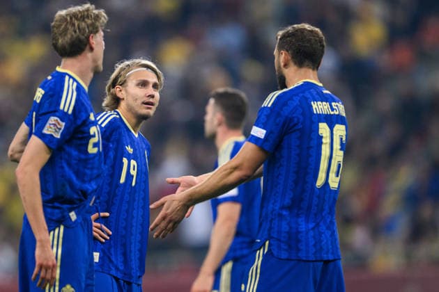 261005 Alexander Bernhardsson, Sebastian Nanasi and Jesper Karlström of Sweden during the Nations League football match between Romania and Sweden on October 5, 2026 in Bucharest. Photo: Ludvig Thunman BILDBYRAN kod LT LT0828 fotboll football soccer fotball nations league uefa nations league rumänien romania sverige sweden sverige a bbeng Copyright: LUDVIGxTHUNMAN BB261005LT070