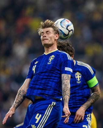 261005 Eric Smith and Victor Lindelöf of Sweden during the Nations League football match between Romania and Sweden on October 5, 2026 in Bucharest. Photo: Ludvig Thunman BILDBYRAN kod LT LT0828 fotboll football soccer fotball nations league uefa nations league rumänien romania sverige sweden sverige a bbeng Copyright: LUDVIGxTHUNMAN BB261005LT075