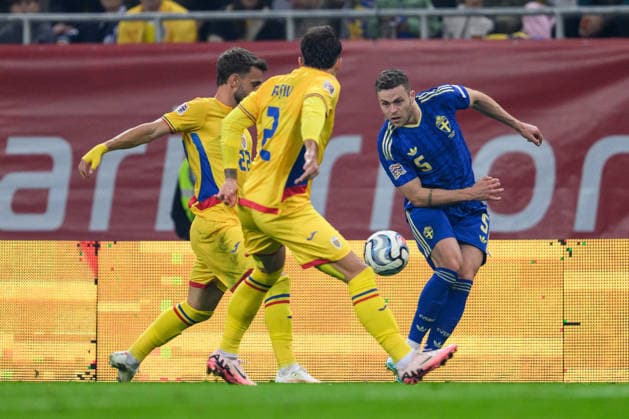 261005 Gabriel Gudmundsson of Sweden during the Nations League football match between Romania and Sweden on October 5, 2026 in Bucharest. Photo: Ludvig Thunman BILDBYRAN kod LT LT0828 fotboll football soccer fotball nations league uefa nations league rumänien romania sverige sweden sverige a bbeng Copyright: LUDVIGxTHUNMAN BB261005LT087
