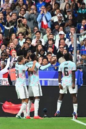 France v Belgium - UEFA Nations League 2026 PARIS, FRANCE - OCTOBER 05 : Lukebakio Dodi forward of Belgium celebrates scoring a goal with teammates during the UEFA Nations League tournament league phase matchday 4 group A1 match between France and Belgium on October 5, 2026 in Paris, France, 05 10 2026 Paris France  Copyright: xVincentxKalutx