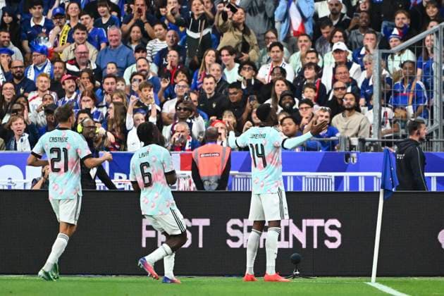 France v Belgium - UEFA Nations League 2026 PARIS, FRANCE - OCTOBER 05 : Lukebakio Dodi forward of Belgium celebrates scoring a goal with teammates during the UEFA Nations League tournament league phase matchday 4 group A1 match between France and Belgium on October 5, 2026 in Paris, France, 05 10 2026 Paris France  Copyright: xVincentxKalutx